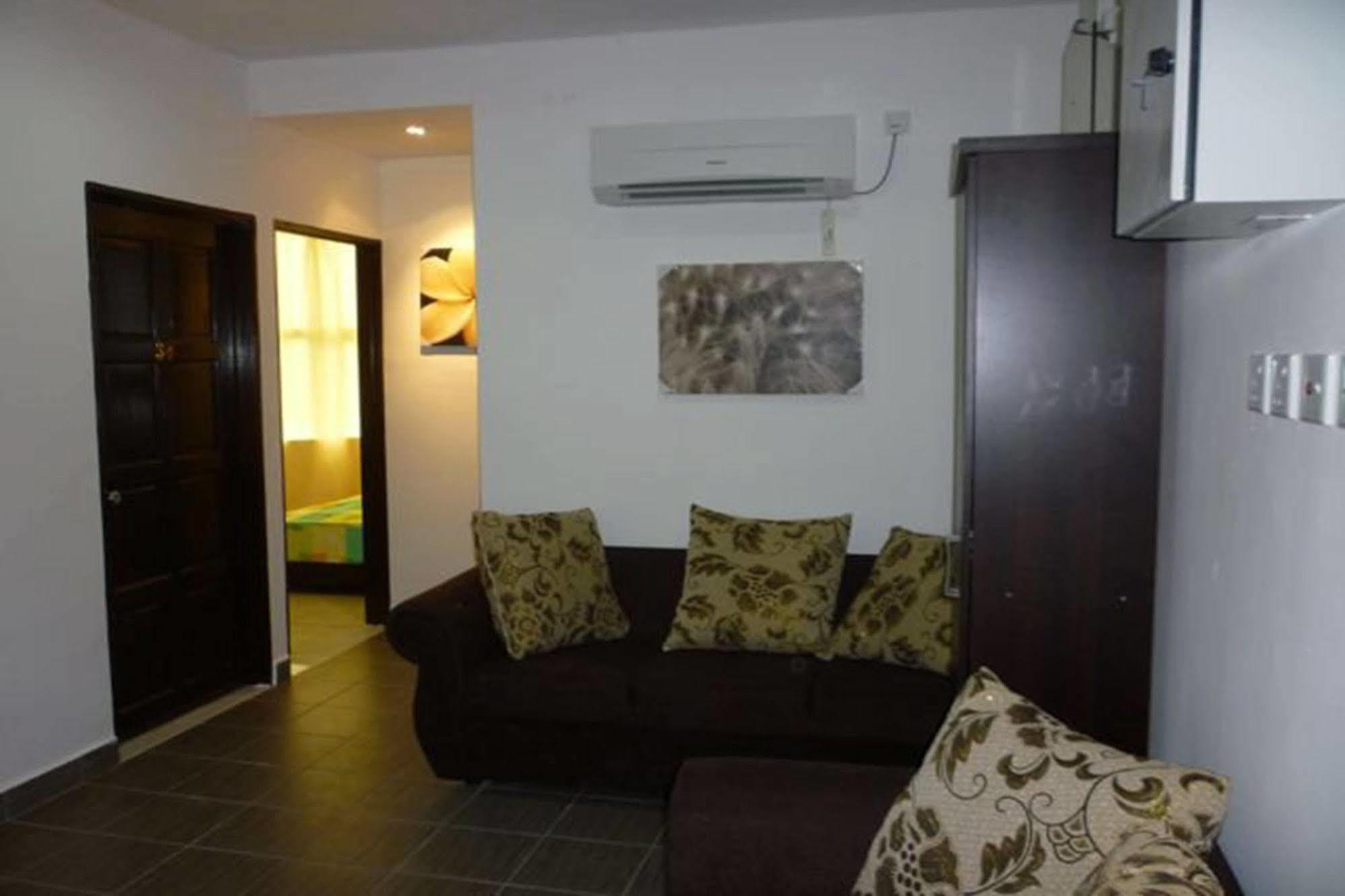 One Motel And Cafe กัวห์ ภายนอก รูปภาพ