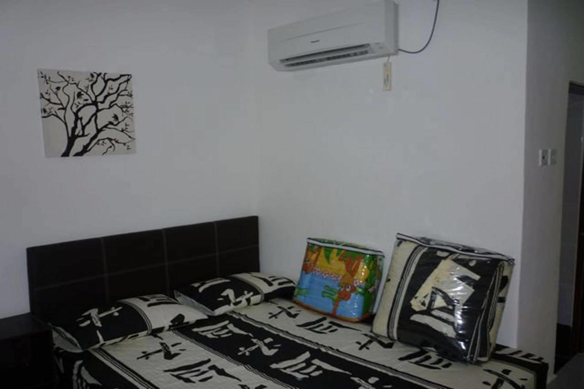 One Motel And Cafe กัวห์ ภายนอก รูปภาพ